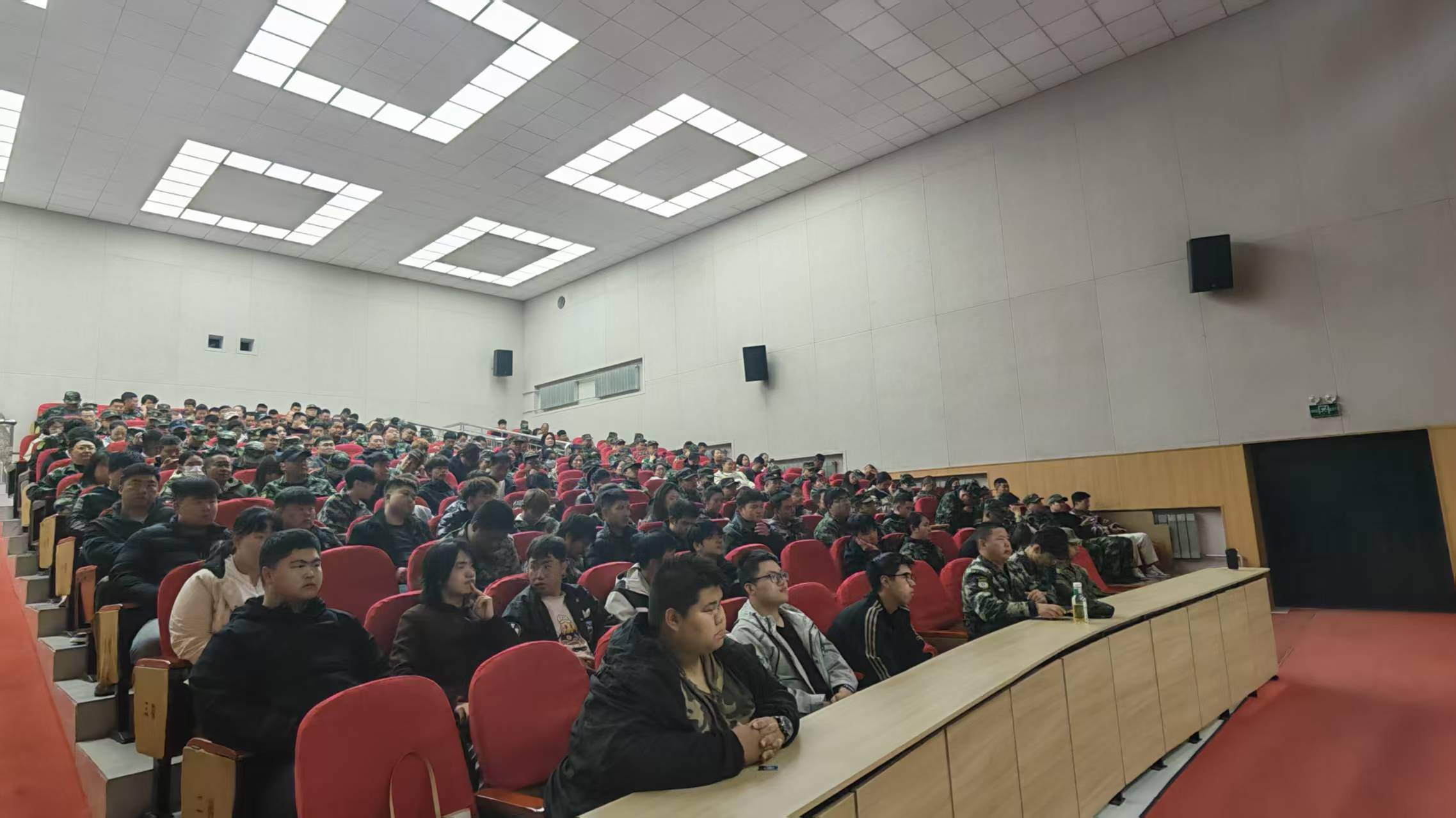 侯昌旺讲座2.jpg